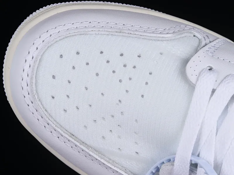 All categories Air Jordan Jordan series basketball shoes Air Jordan 1 High L version Off White x Air Jordan OW AJ1 Joe 1 joint all-white high-top basketball shoes AQ0818-100